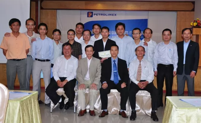 Hình đại diện Tập đoàn Xăng dầu Việt Nam (Petrolimex)