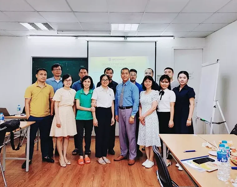 IT Management training workshop in a corporate environment